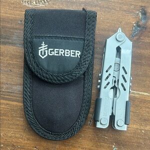 Gerber MP400 Silver Multi-Tool with Black Pouch